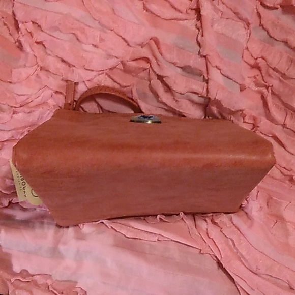 Vegan leather pink shoulder handbag NWT - Picture 3 of 5